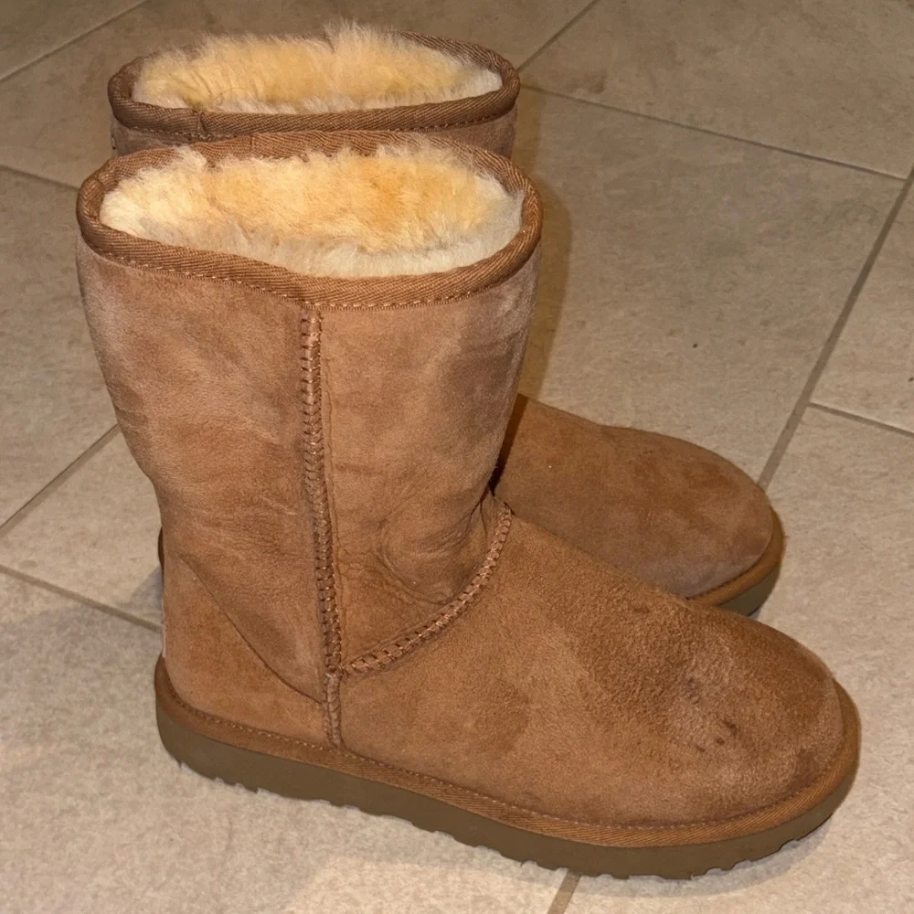 UGG‎ Classic II Genuine Shearling Lined Short Boot